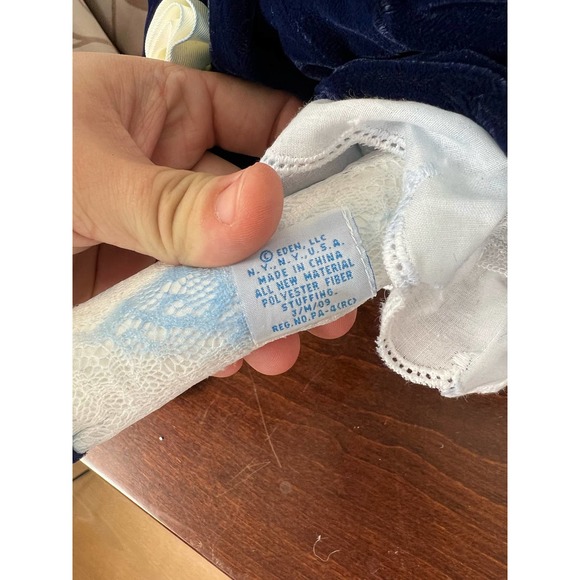 Vintage Madeline Doll Celebrating 60 Years 1939-1999 with stand - Picture 6 of 11